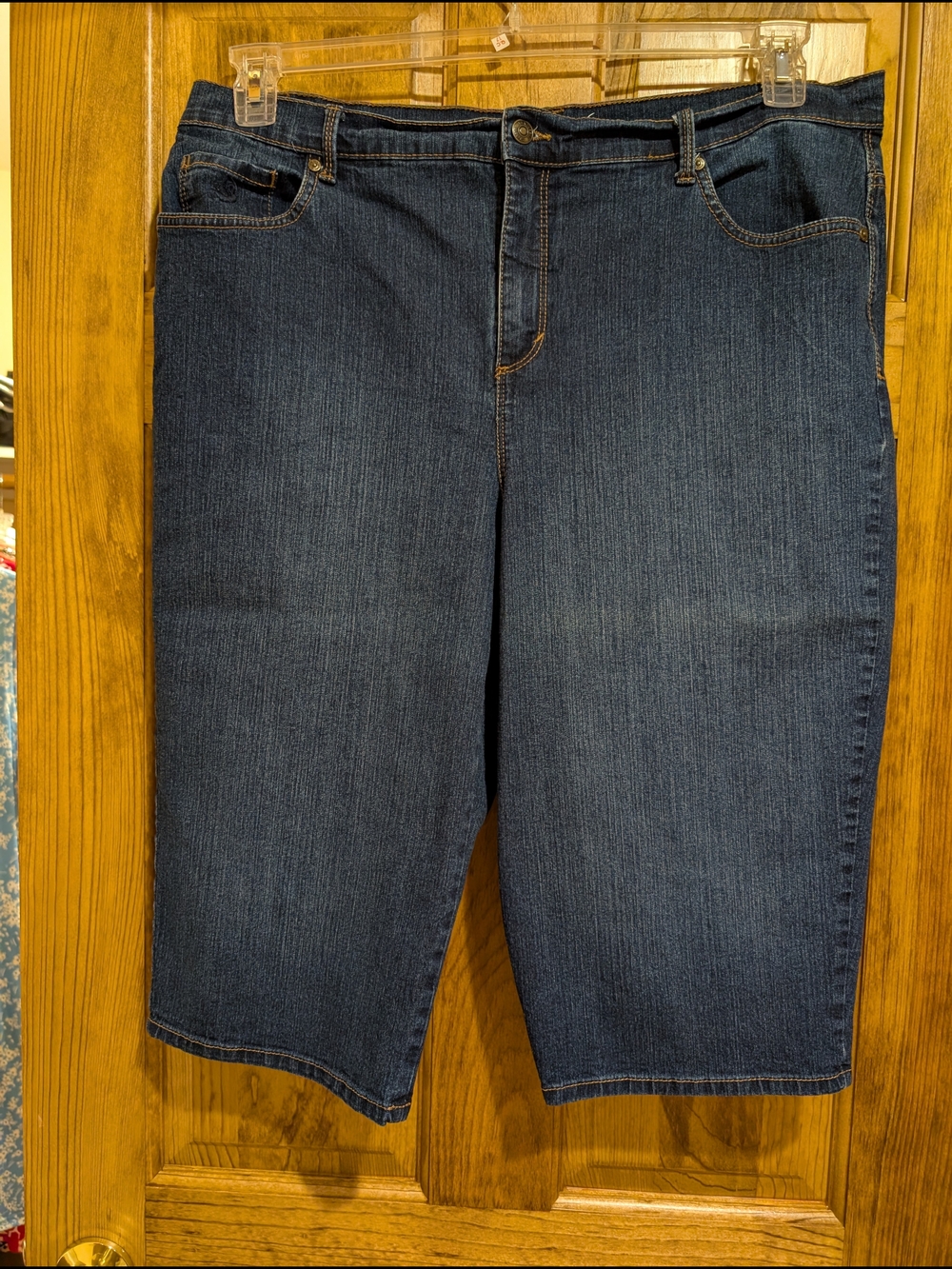 Gloria Vanderbilt Women’s Dark Blue Capris